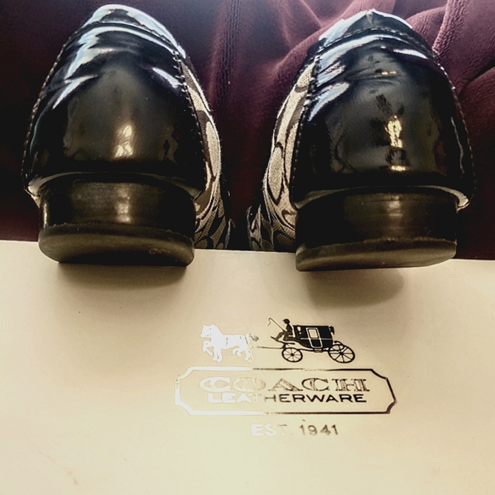 Beautiful COACH Signature Elkie C/Pat Loafers - Picture 4 of 5